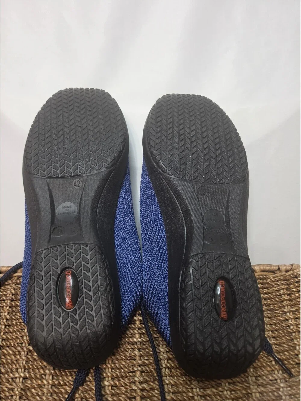Arcopedico Men's Blue/Black Knit Lace-Up Low Top Athletic Sneakers